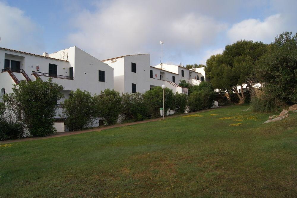 Apartamentos Sol Isla Arenal d'en Castell Exterior foto