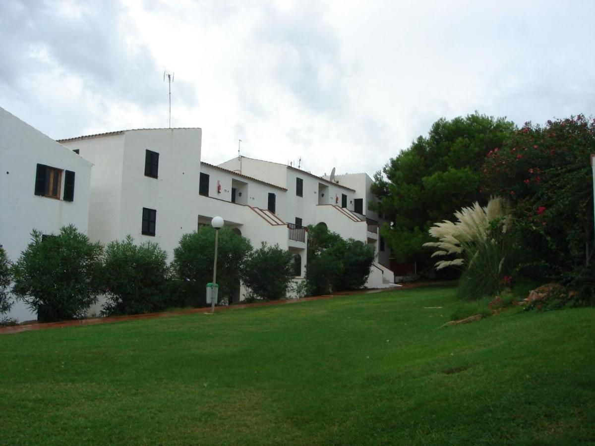 Apartamentos Sol Isla Arenal d'en Castell Exterior foto