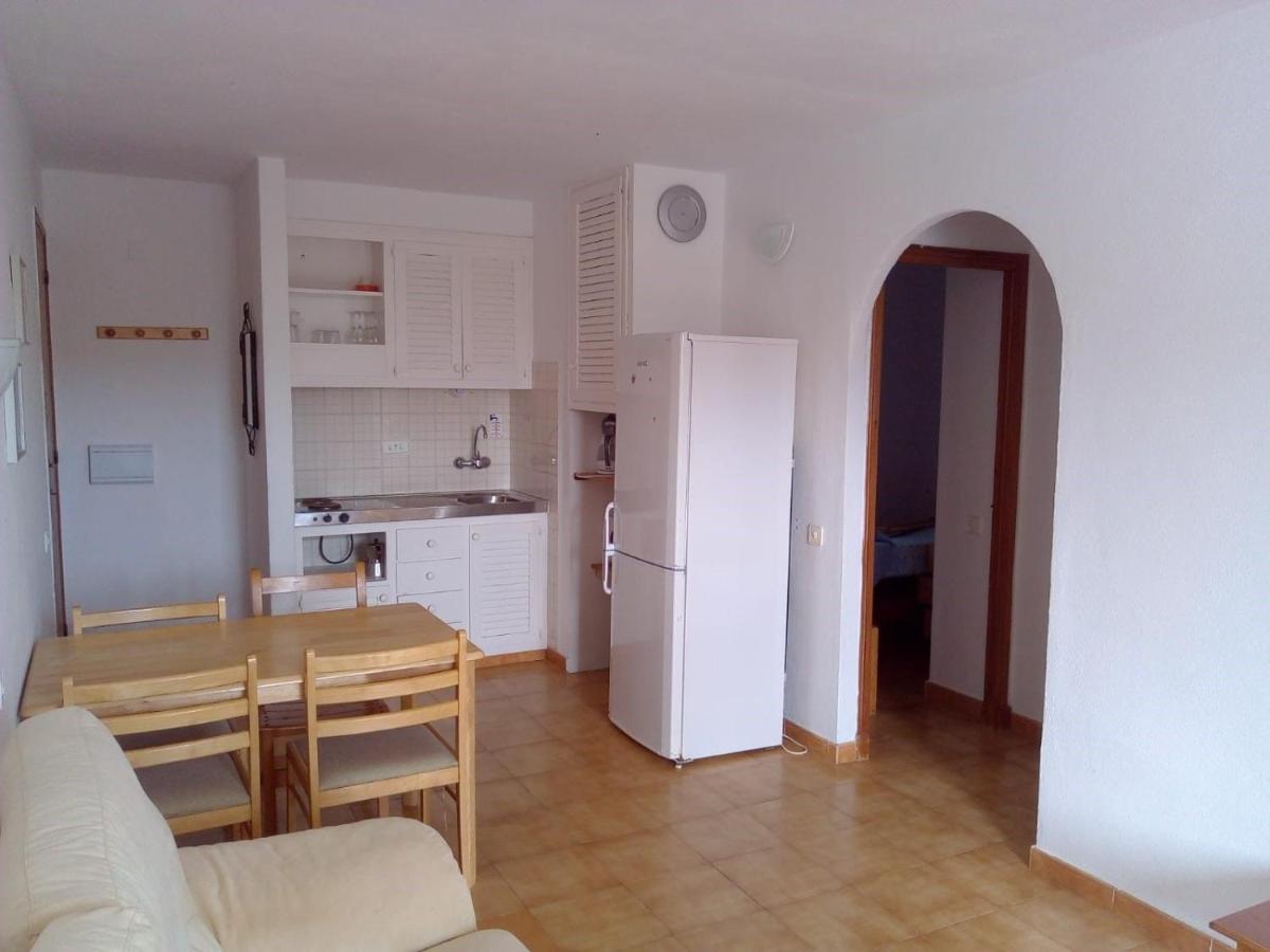 Apartamentos Sol Isla Arenal d'en Castell Exterior foto