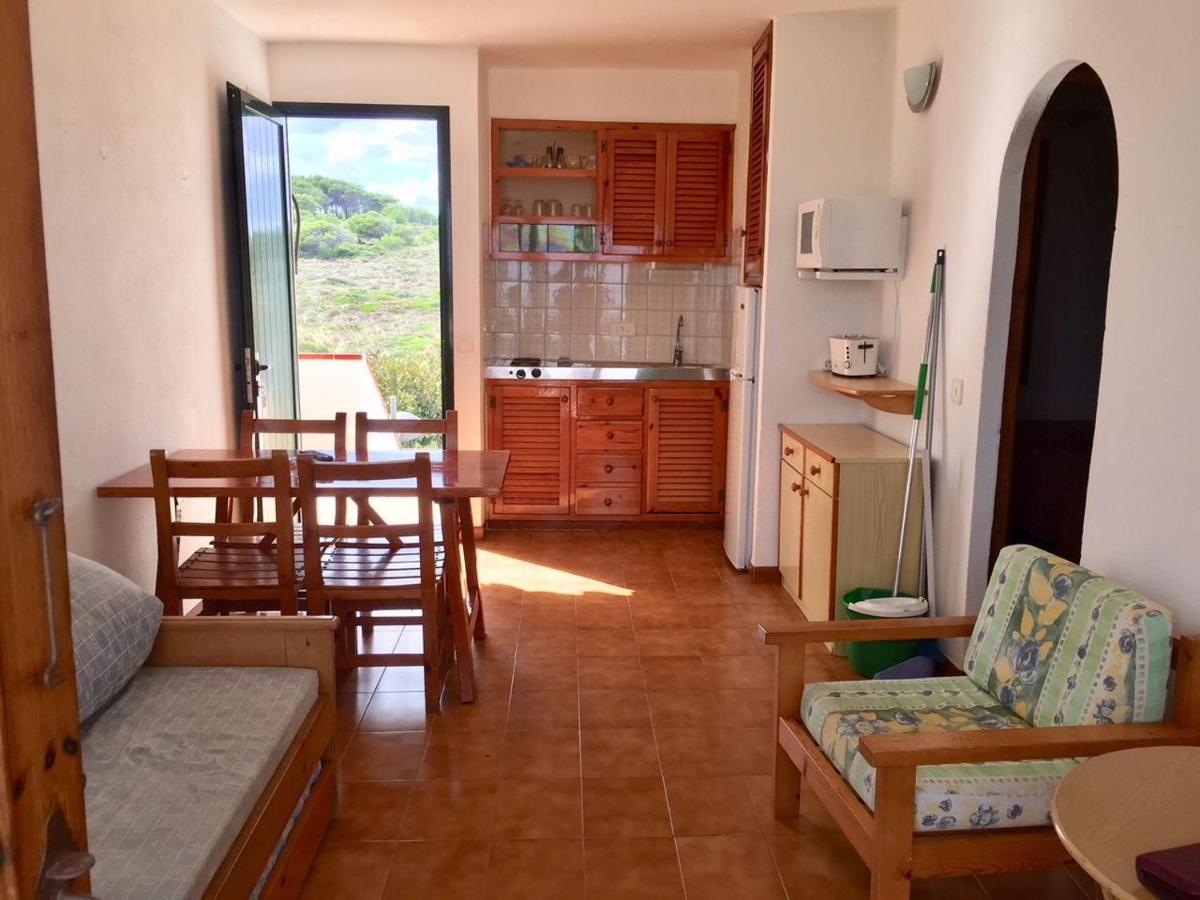 Apartamentos Sol Isla Arenal d'en Castell Exterior foto