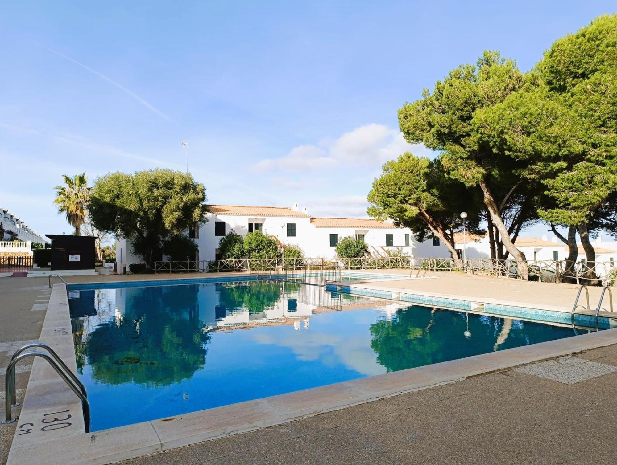 Apartamentos Sol Isla Arenal d'en Castell Exterior foto