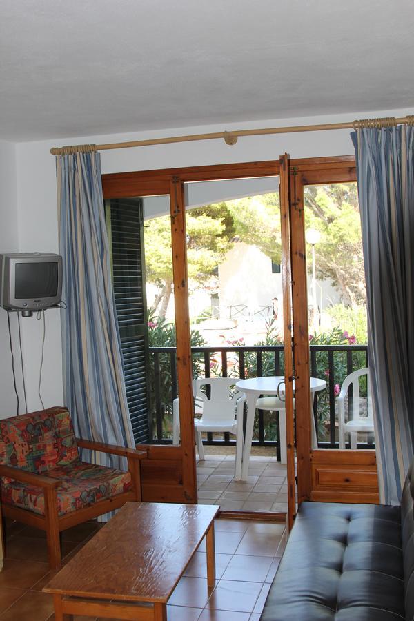 Apartamentos Sol Isla Arenal d'en Castell Exterior foto