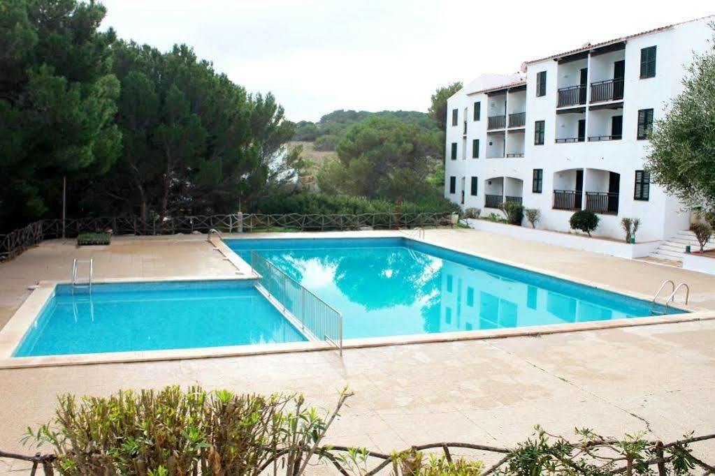 Apartamentos Sol Isla Arenal d'en Castell Exterior foto