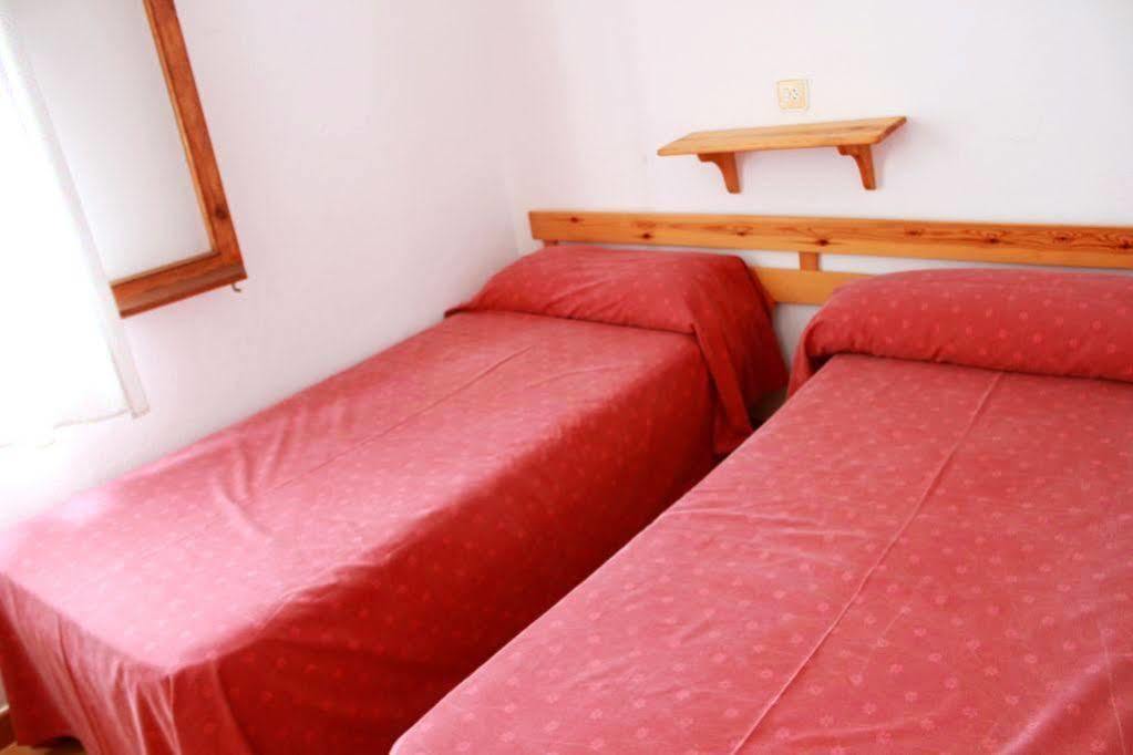 Apartamentos Sol Isla Arenal d'en Castell Exterior foto